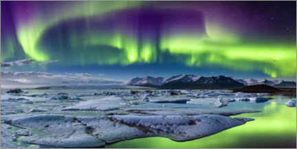 Adesivo murale  Iceland: Auroras above the glacier lagoon (panorama) - Sascha Kilmer
